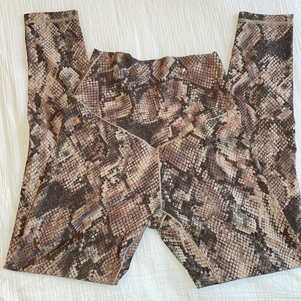 Aerie crossover snakeskin leggings size M